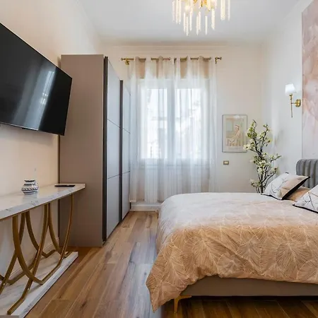 Prestige Gallery Residence-florence Center Apartment